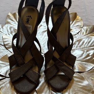 FIONI Clothing Womens Dark Grey  Suede Crisscross Slingback Heels